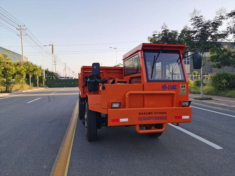 12噸四驅(qū)礦用運輸車